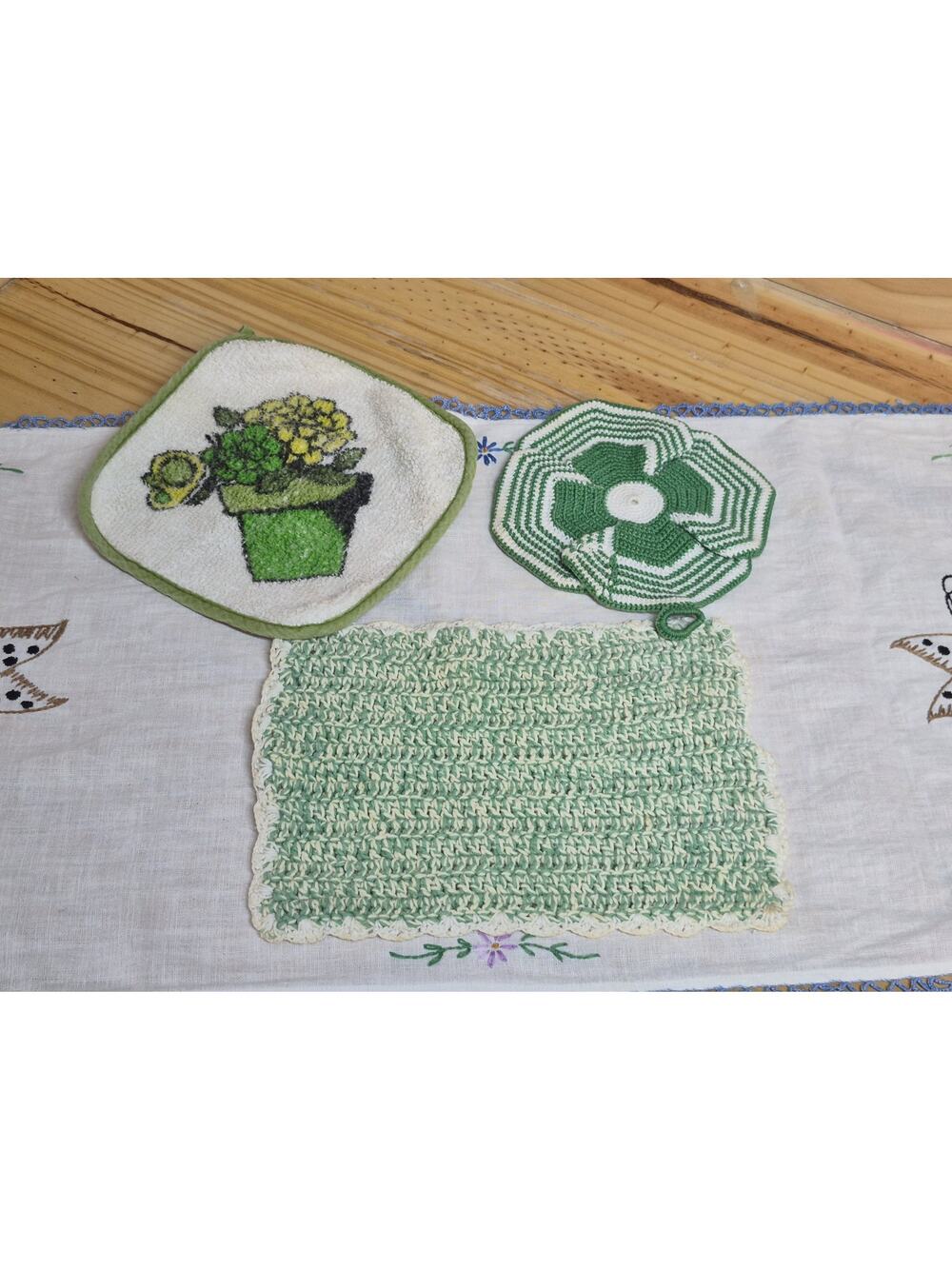 Set Of 3 Vintage Pot Holders And Trivits Green